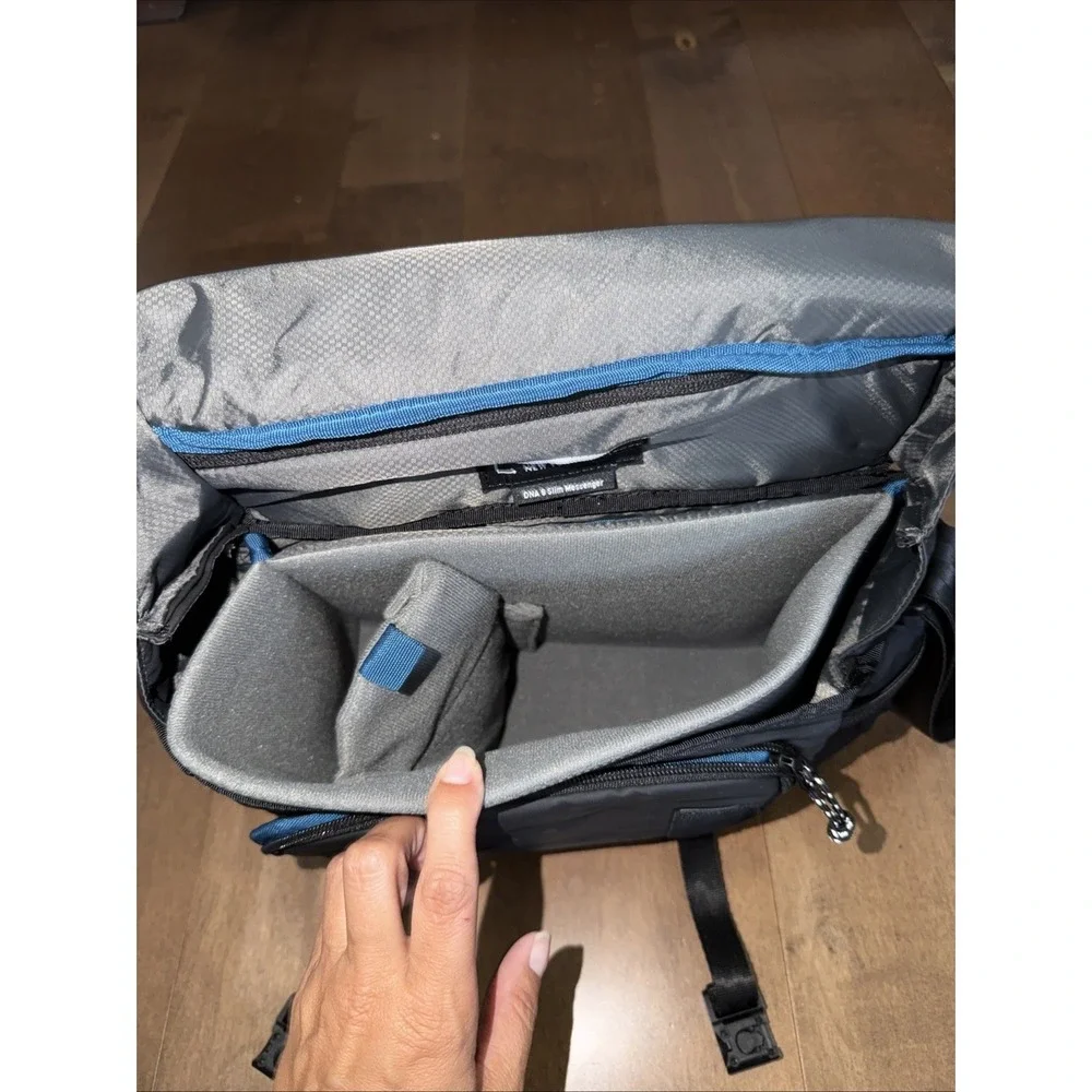 Tenba DNA 9 Slim Messenger Bag Camera Case 10x9x3 Used